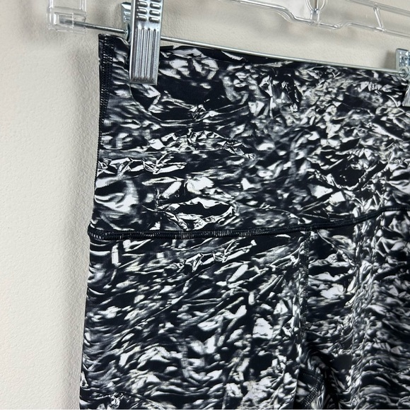 Lululemon Wunder Under Hi-Rise Tight size: 6 - Picture 7 of 11